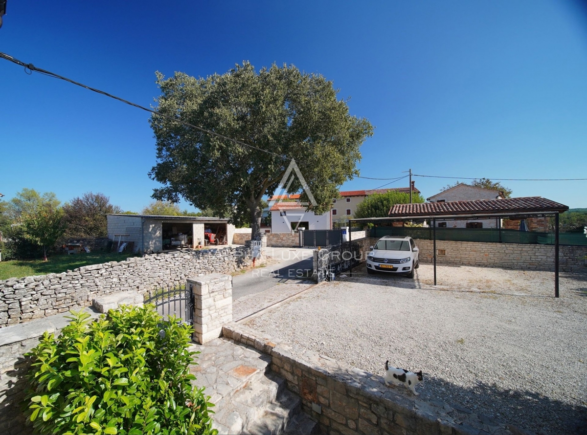 Istra, Bale - Prenovljena kamnita hiša z mediteranskim šarmom