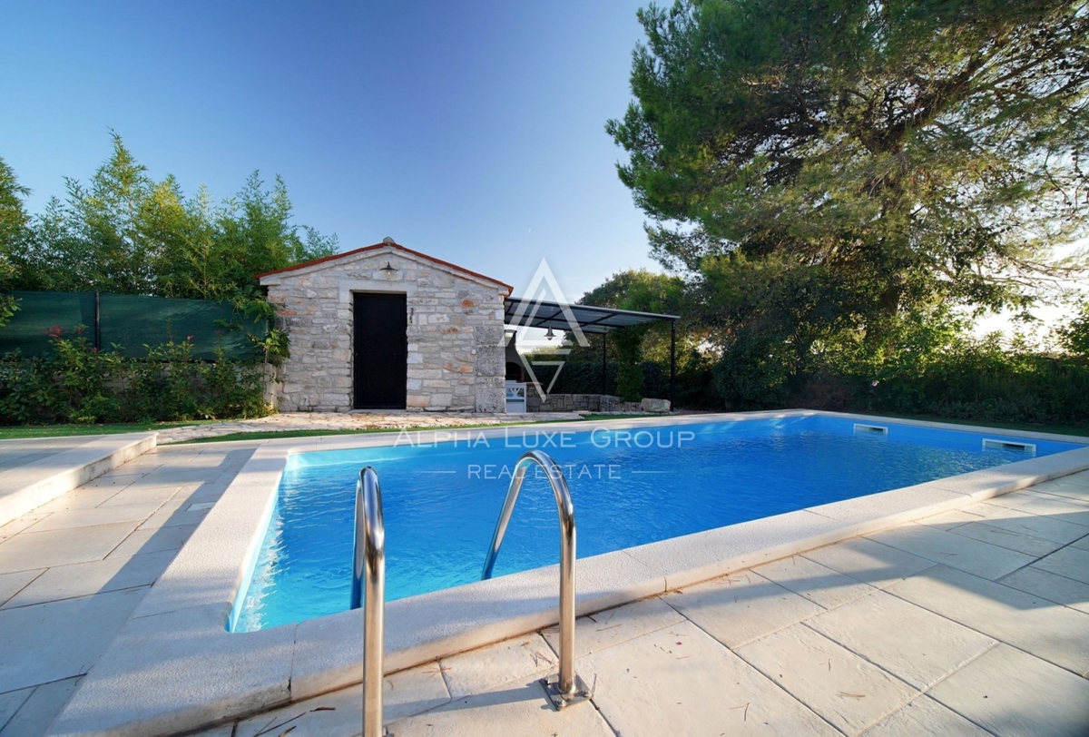 Istra, Bale - Prenovljena kamnita hiša z mediteranskim šarmom