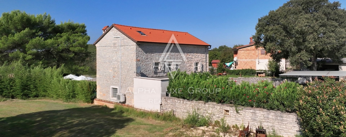 Istra, Bale - Prenovljena kamnita hiša z mediteranskim šarmom
