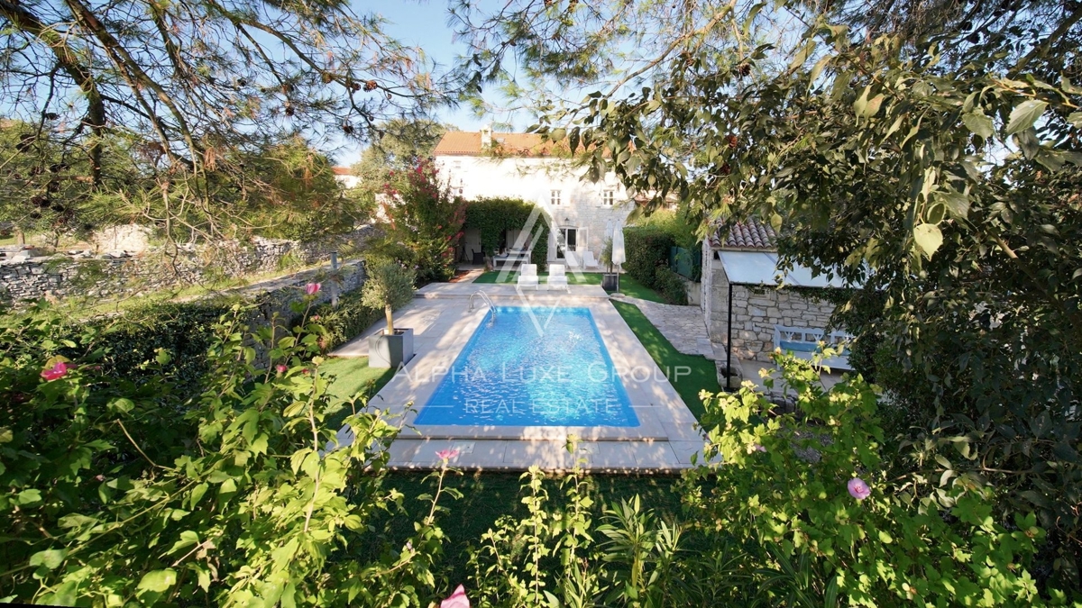 Istra, Bale - Prenovljena kamnita hiša z mediteranskim šarmom