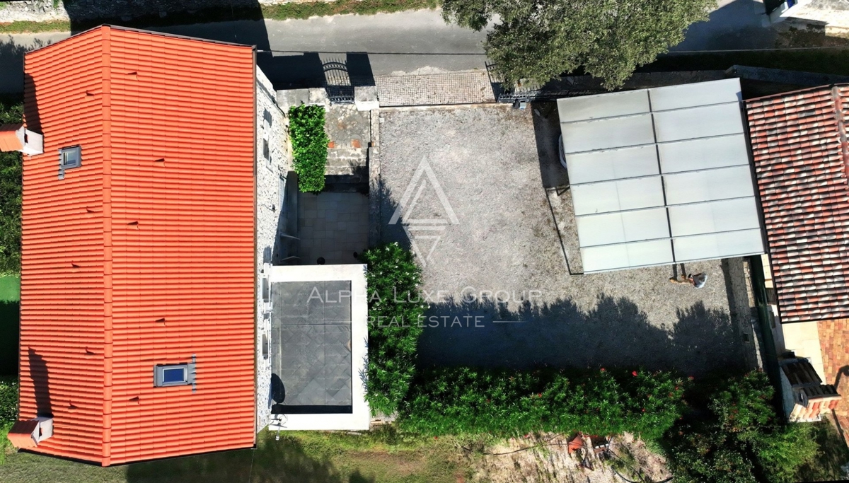 Istra, Bale - Prenovljena kamnita hiša z mediteranskim šarmom