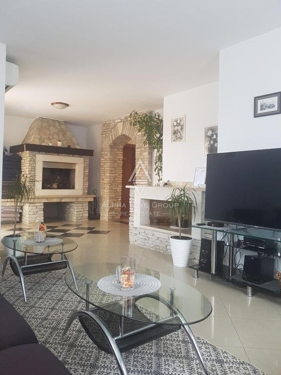 Istra, Pula, Prostorna vila z bazenom blizu zgodovinskega centra