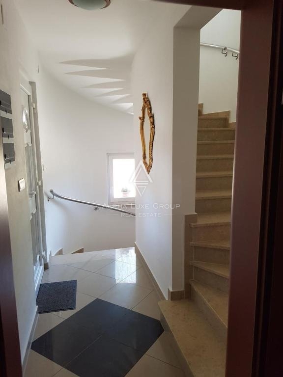 Istra, Pula, Prostorna vila z bazenom blizu zgodovinskega centra