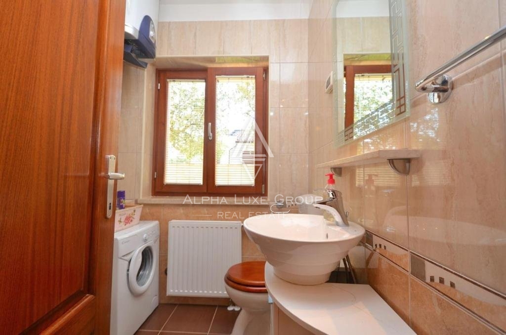 Istra, Novigrad – Razkošna vila s pogledom na morje in sodobnimi udobji na prodaj