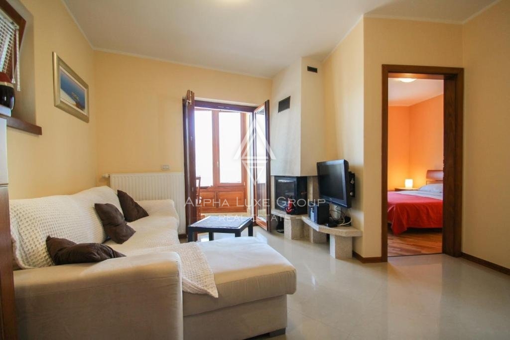 Istra, Novigrad – Razkošna vila s pogledom na morje in sodobnimi udobji na prodaj