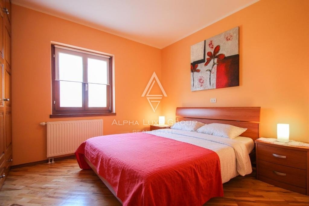 Istra, Novigrad – Razkošna vila s pogledom na morje in sodobnimi udobji na prodaj