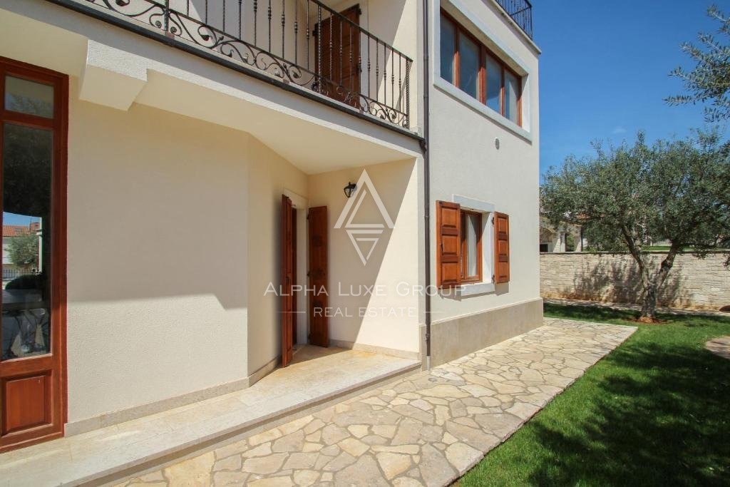 Istra, Novigrad – Razkošna vila s pogledom na morje in sodobnimi udobji na prodaj