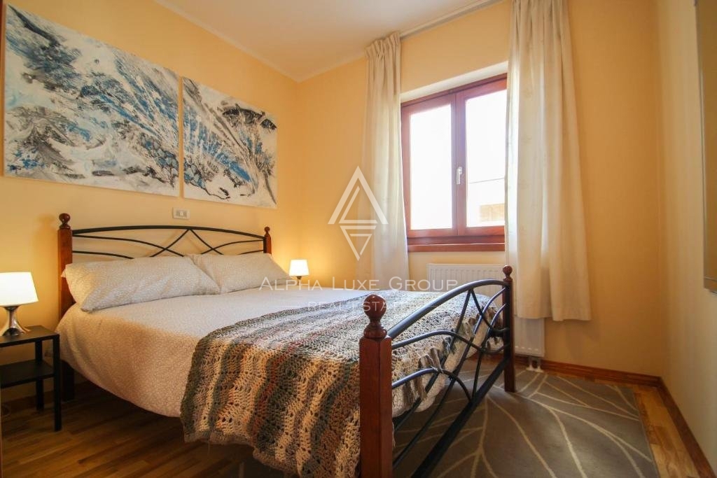 Istra, Novigrad – Razkošna vila s pogledom na morje in sodobnimi udobji na prodaj