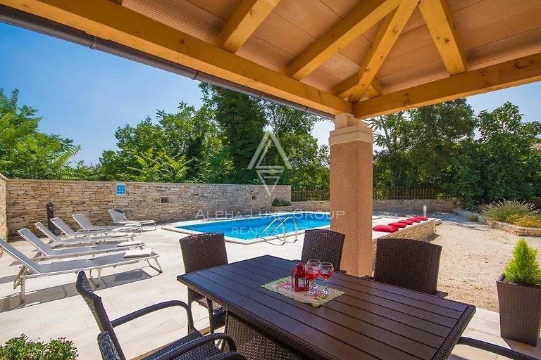 ISTRIJA, ŽMINJ - Izjemna kamnita vila z bazenom