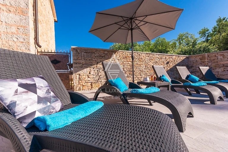 ISTRIJA, ŽMINJ - Izjemna kamnita vila z bazenom
