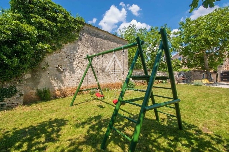 ISTRIJA, ŽMINJ - Izjemna kamnita vila z bazenom