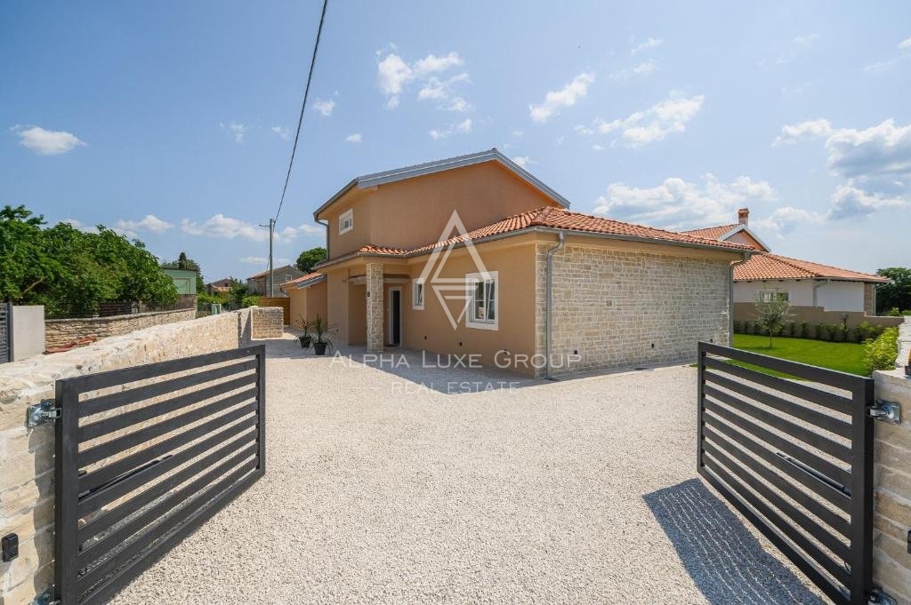 Istra, Kanfanar - Prostorna hiša z bazenom naprodaj
