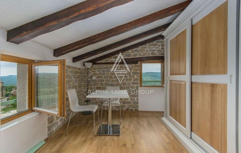 Motovun - Avtentična kamnita hiša z bazenom na prodaj