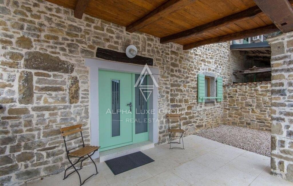 Motovun - Avtentična kamnita hiša z bazenom na prodaj