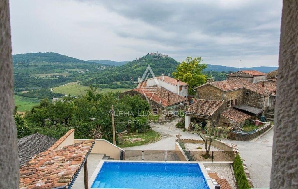 Motovun - Avtentična kamnita hiša z bazenom na prodaj