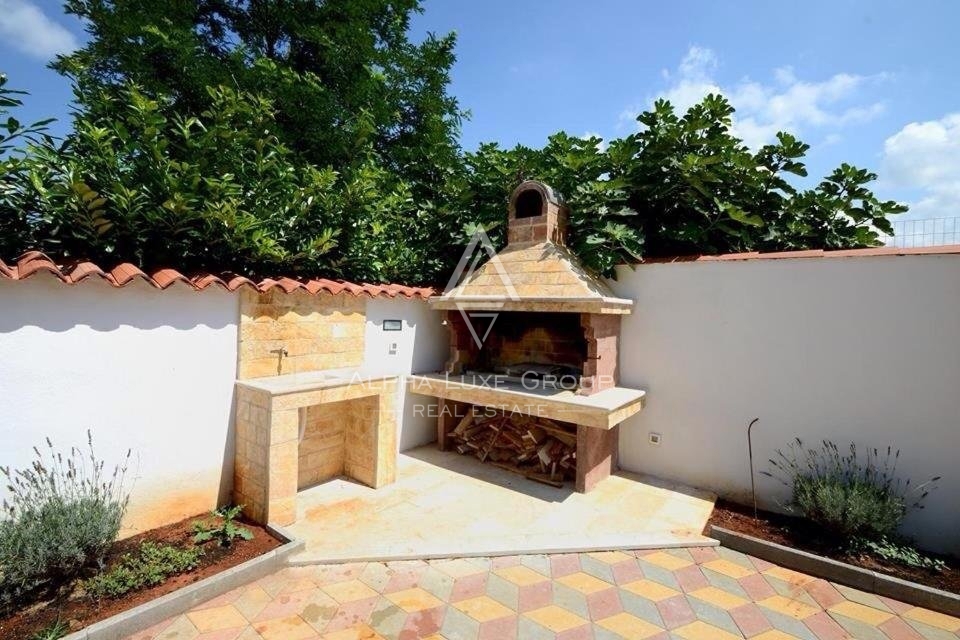 Vila z bazenom na slikovitih obrobjih Poreč, Istra