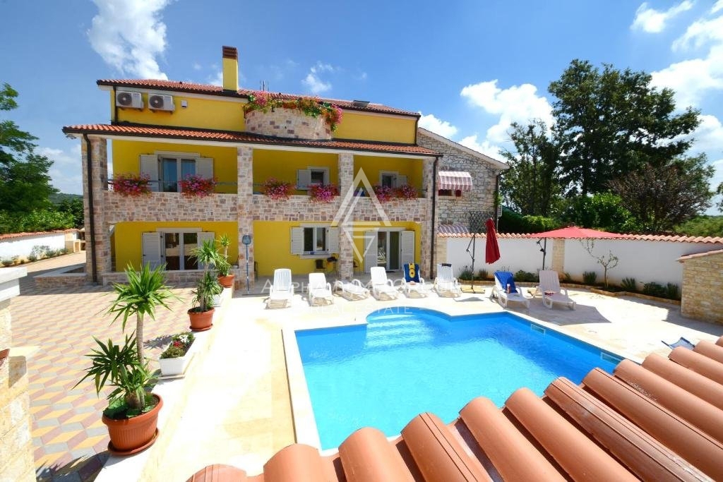 Vila z bazenom na slikovitih obrobjih Poreč, Istra