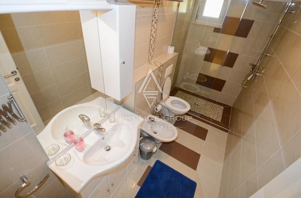 Vila z bazenom na slikovitih obrobjih Poreč, Istra