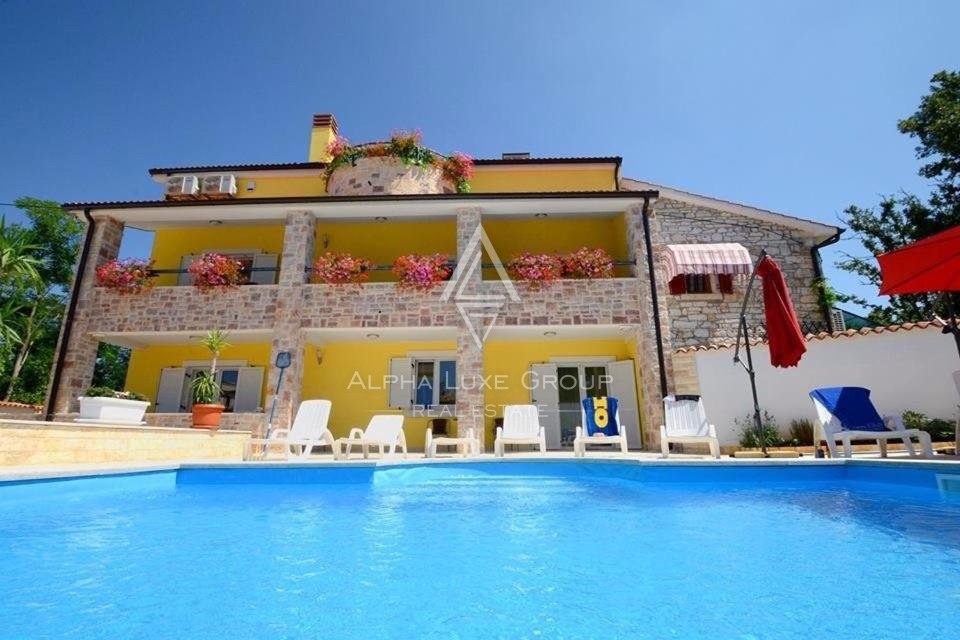 Vila z bazenom na slikovitih obrobjih Poreč, Istra