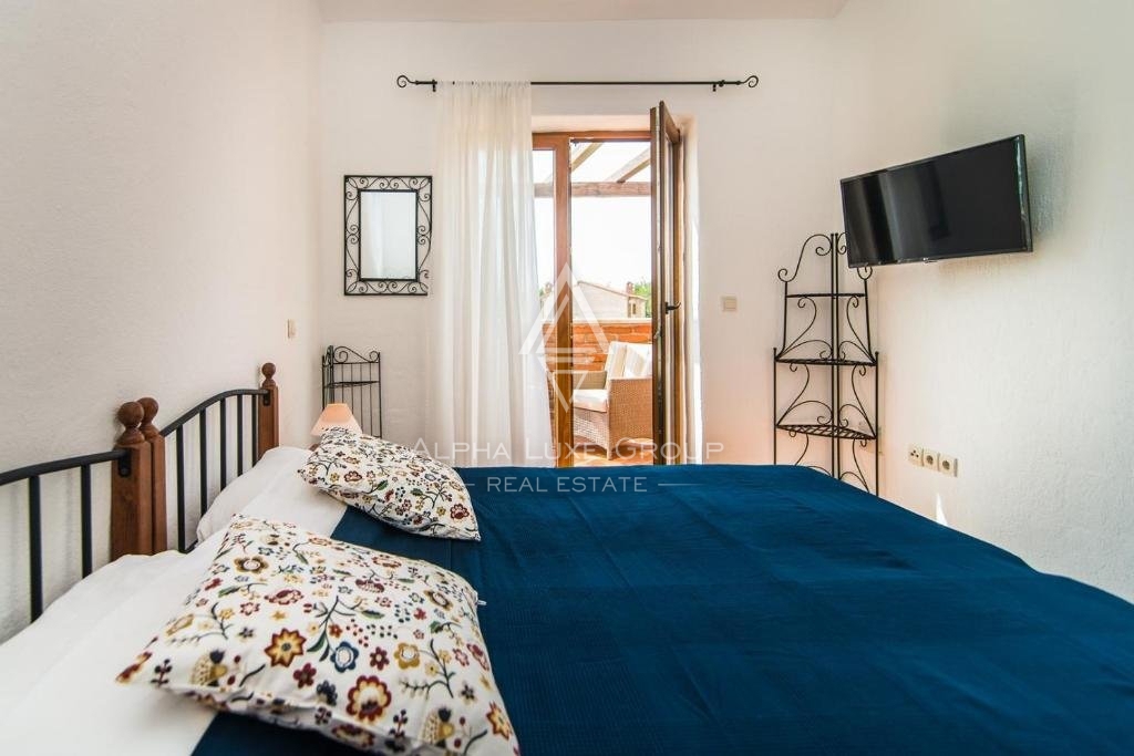 Svetvinčenat, Istra - Elegantna kamnita vila v ekskluzivni skupnosti
