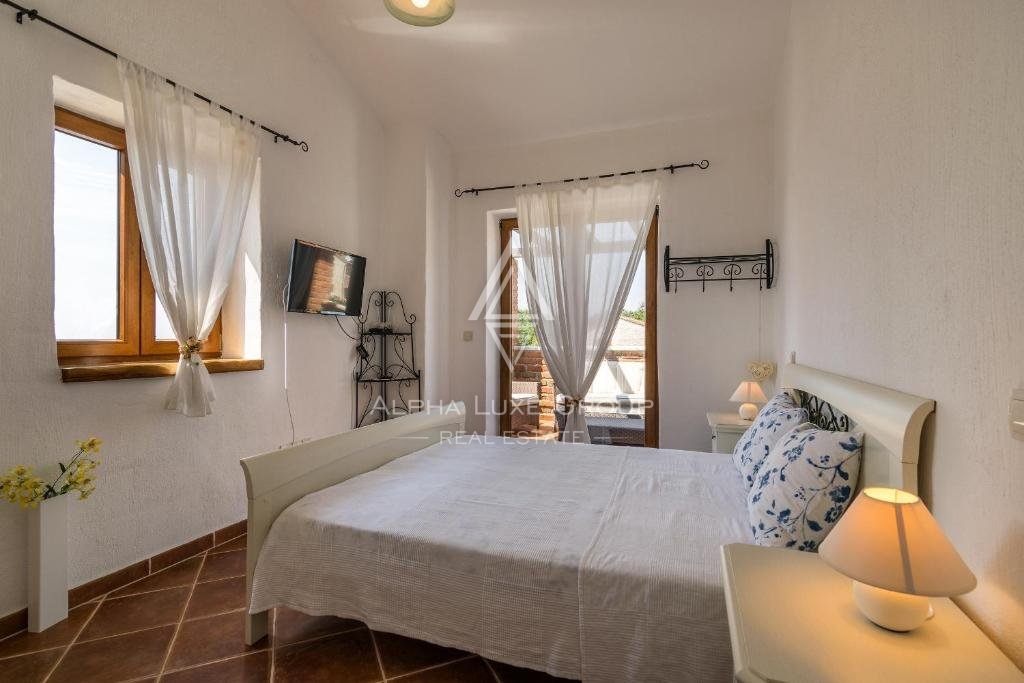 Svetvinčenat, Istra - Elegantna kamnita vila v ekskluzivni skupnosti