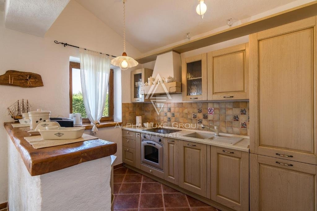 Svetvinčenat, Istra - Elegantna kamnita vila v ekskluzivni skupnosti