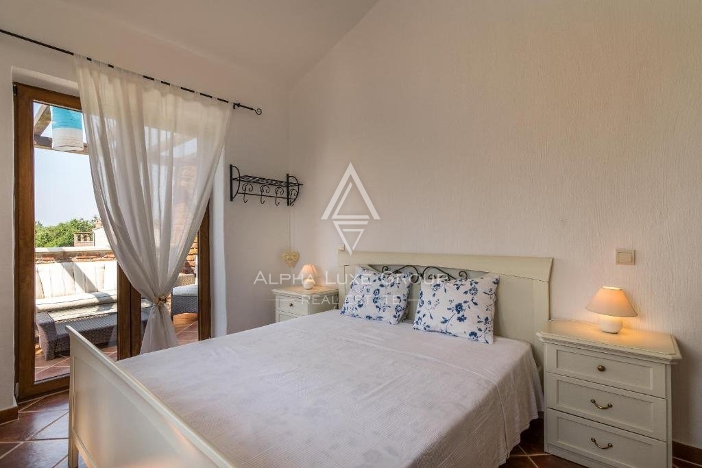Svetvinčenat, Istra - Elegantna kamnita vila v ekskluzivni skupnosti
