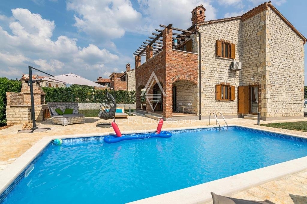 Svetvinčenat, Istra - Elegantna kamnita vila v ekskluzivni skupnosti