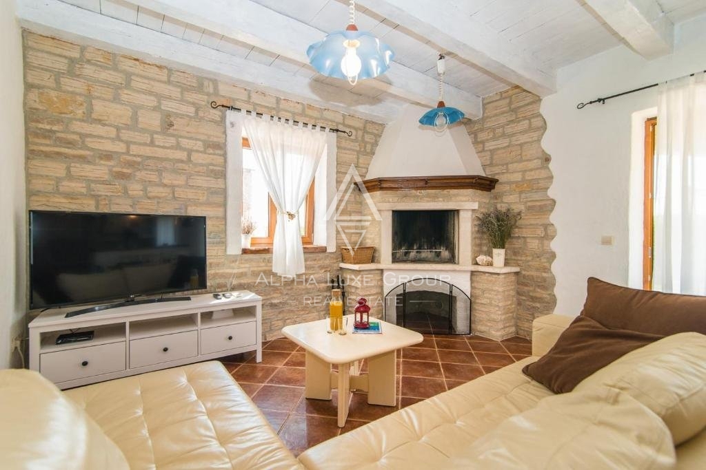 Svetvinčenat, Istra - Elegantna kamnita vila v ekskluzivni skupnosti