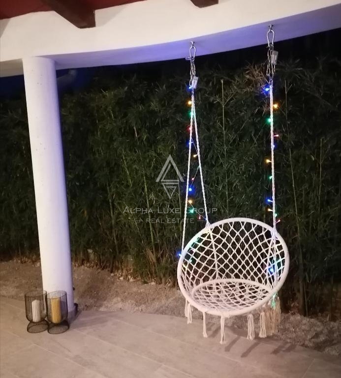 Sodobna vila z bazenom in pogledom na morje v Poreč, Istrija