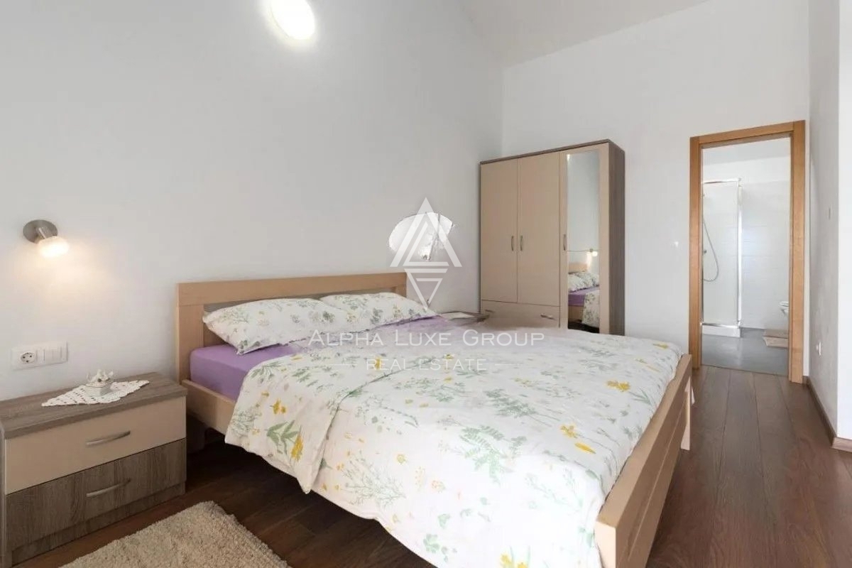 Poreč, Istra: Ekskluzivna vila z panoramskim razgledom naprodaj