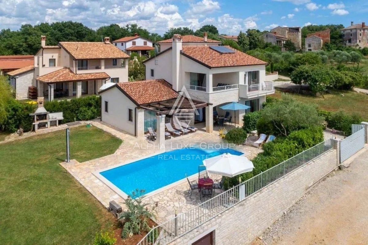 Poreč, Istra: Ekskluzivna vila z panoramskim razgledom naprodaj