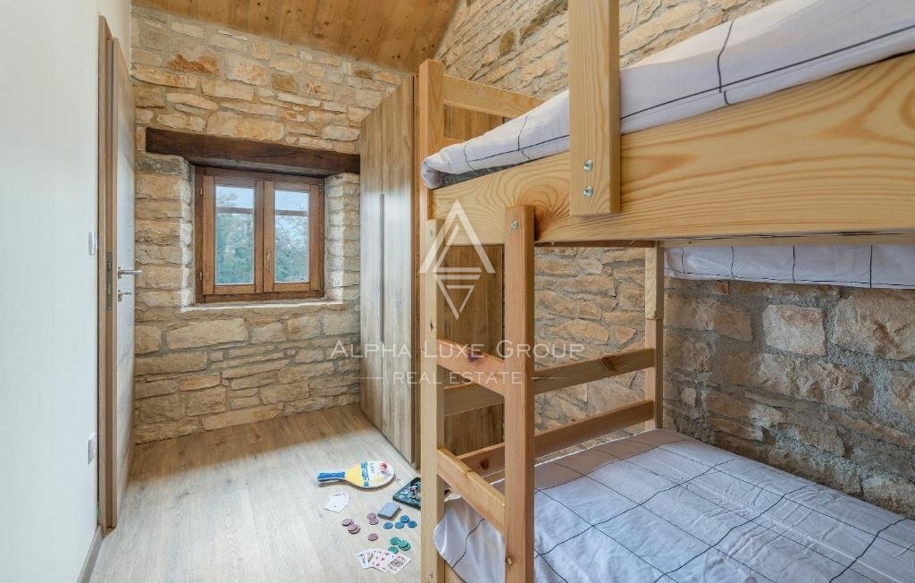 Čudovita hiša s stanovanjskimi enotami, Istra, Grožnjan