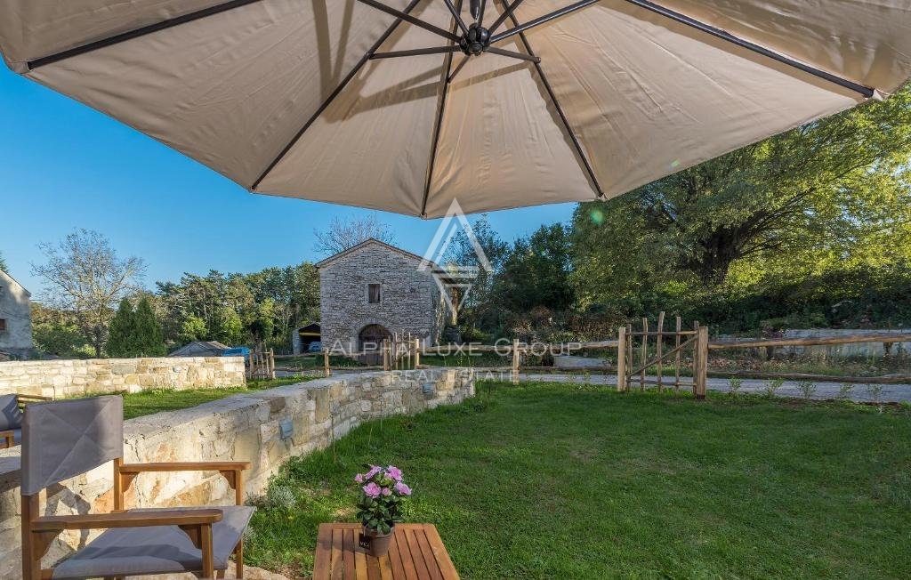 Čudovita hiša s stanovanjskimi enotami, Istra, Grožnjan