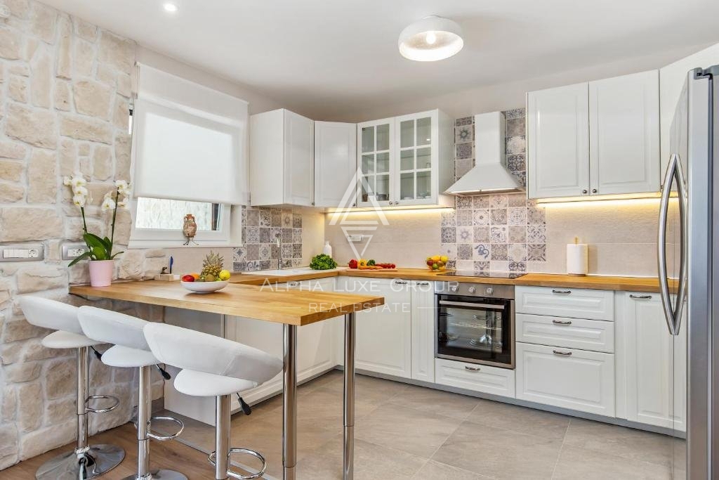 Čudovita hiša z bazenom in dvema apartmajema, Opatija