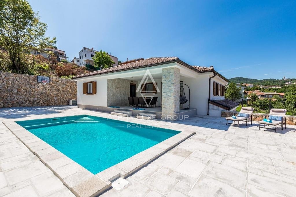 Čudovita hiša z bazenom in dvema apartmajema, Opatija