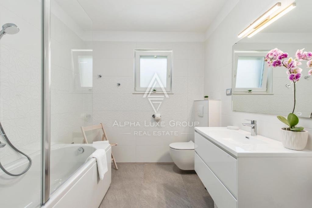 Čudovita hiša z bazenom in dvema apartmajema, Opatija