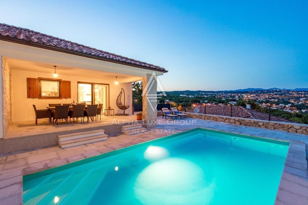 Čudovita hiša z bazenom in dvema apartmajema, Opatija