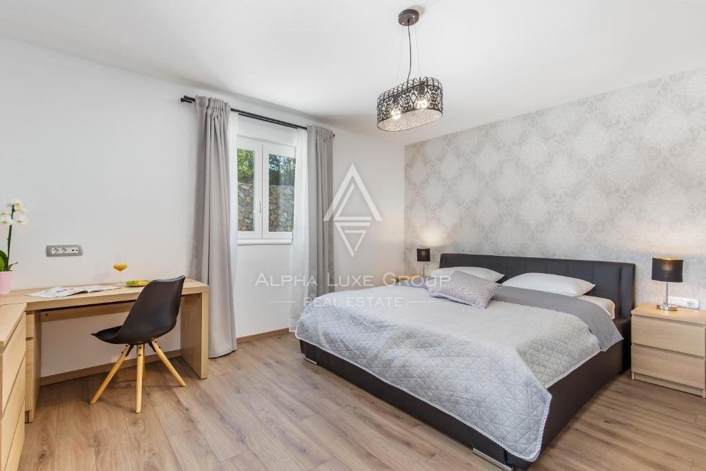Čudovita hiša z bazenom in dvema apartmajema, Opatija