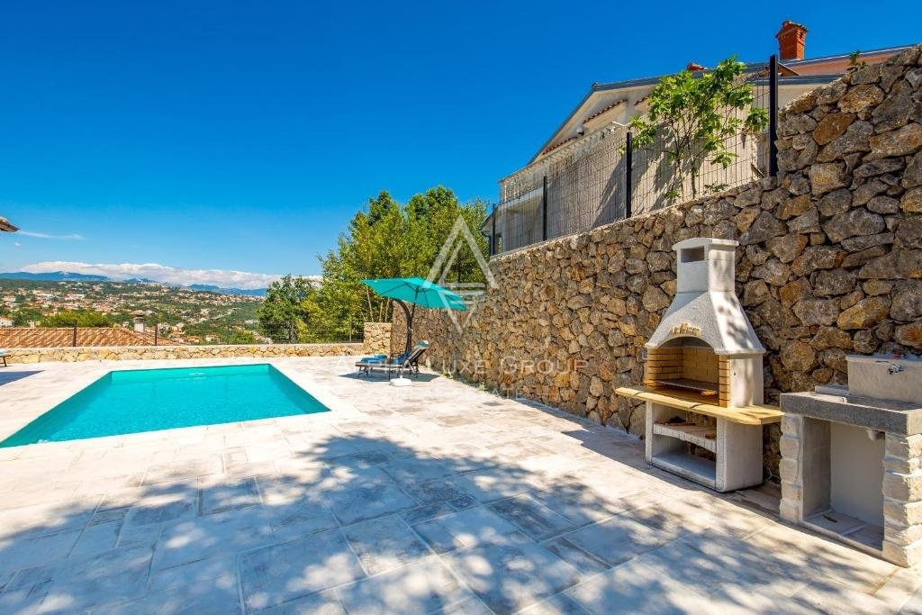 Čudovita hiša z bazenom in dvema apartmajema, Opatija