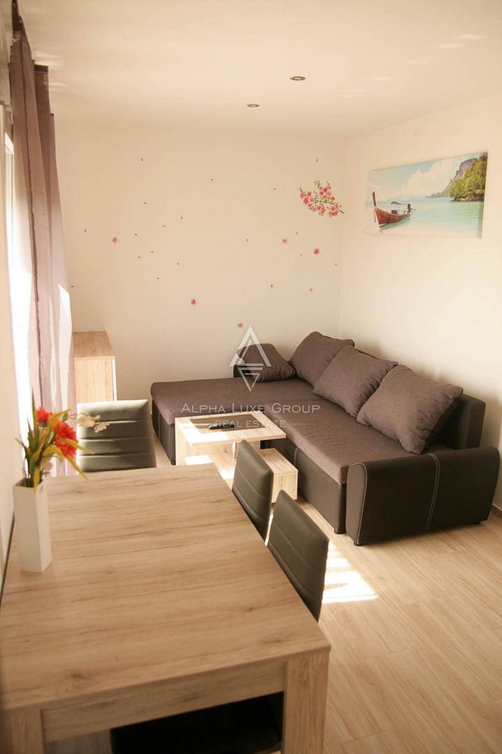 Dve apartmajski hiši s pogledom na morje, le 100 m od plaže, Medulin, ISTRA