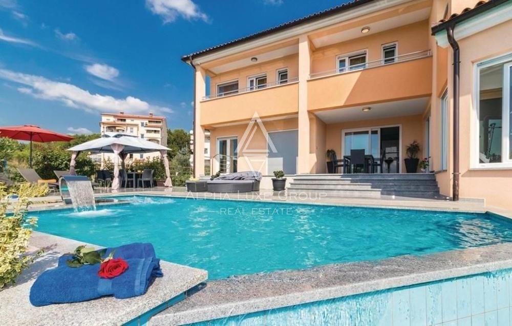 Vila z bazenom v bližini plaže, Istri, Pula
