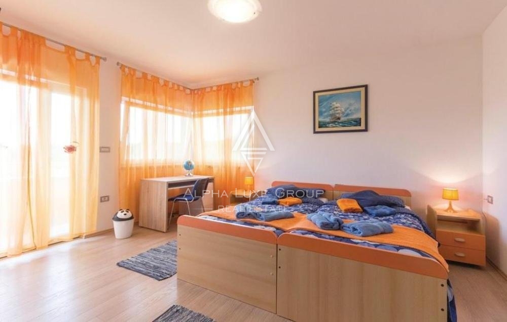 Vila z bazenom v bližini plaže, Istri, Pula
