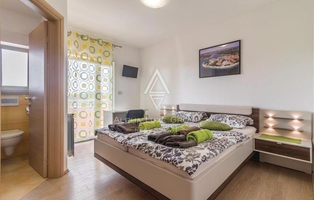 Vila z bazenom v bližini plaže, Istri, Pula