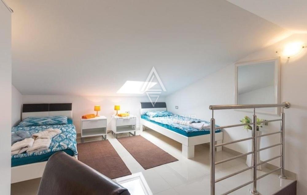 Vila z bazenom v bližini plaže, Istri, Pula