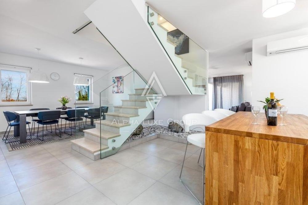 Fantastična vila z apartmaji z bazenom, Istra, Poreč