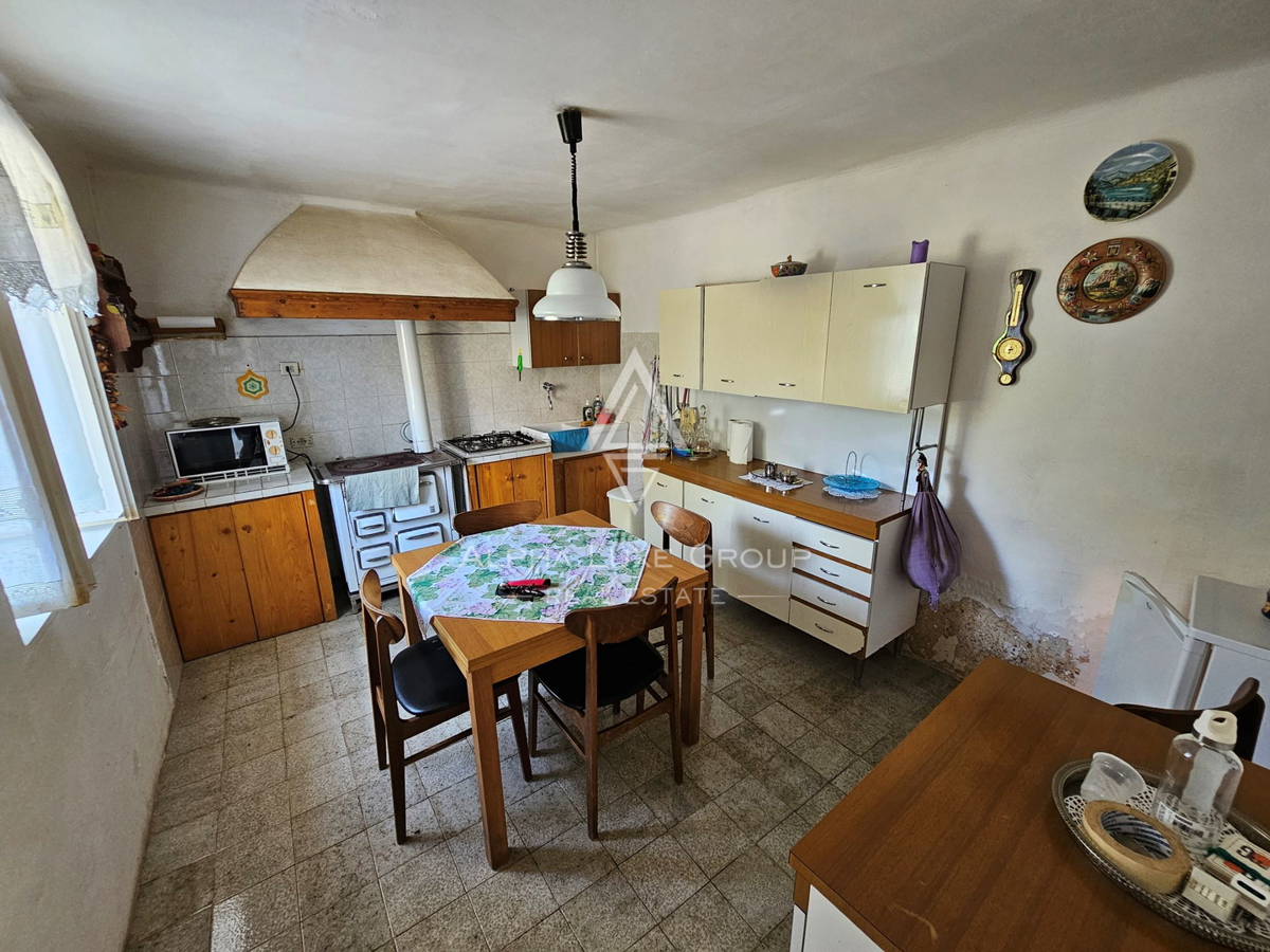 Brtonigla, Istra: Vaška hiša za prenovo