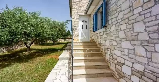 Istra, Poreč: Očarljiva kamnita hiša z bazenom na prodaj
