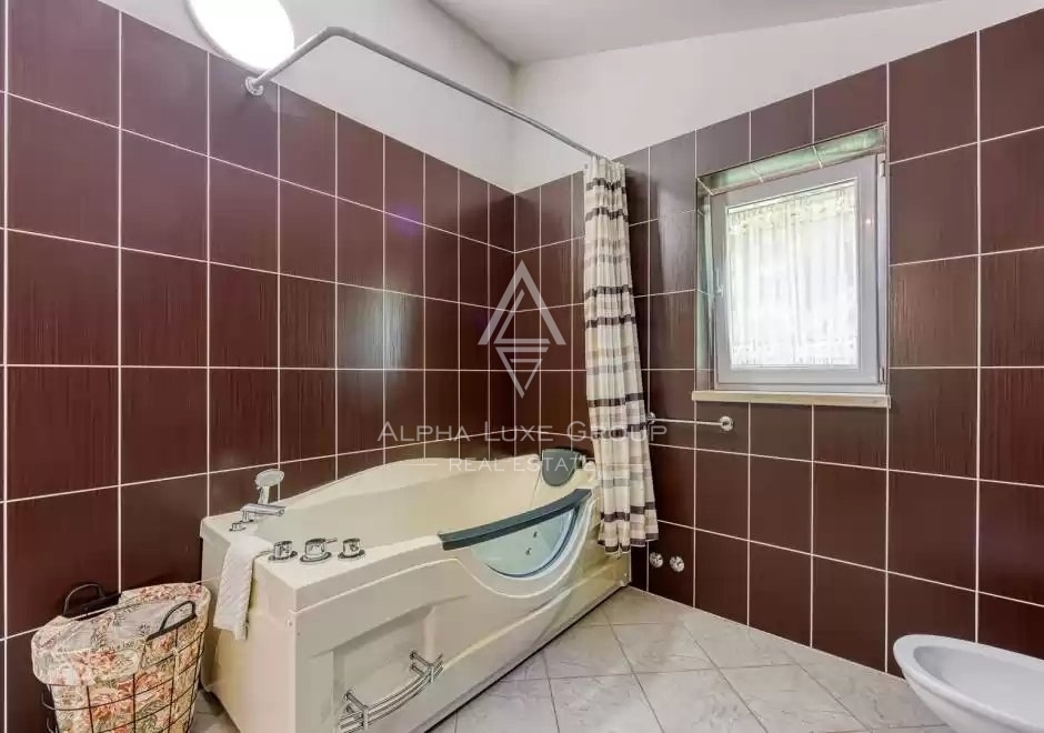 Istra, Poreč: Očarljiva kamnita hiša z bazenom na prodaj