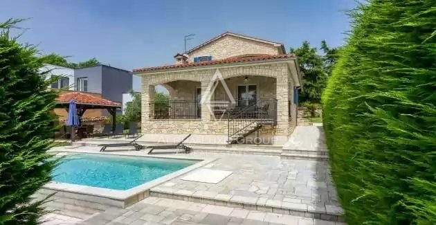 Istra, Poreč: Očarljiva kamnita hiša z bazenom na prodaj